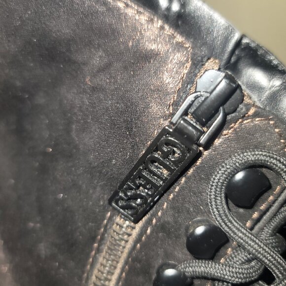 GUESS Chunky Combat Boots – Perfect Fall Staple - Size 6.5 - Picture 3 of 10